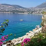 Βίλα Olive Garden, Clubpatara Καλκάν